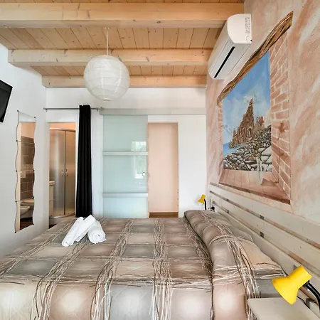 فيلة Sara لوتْسوراي