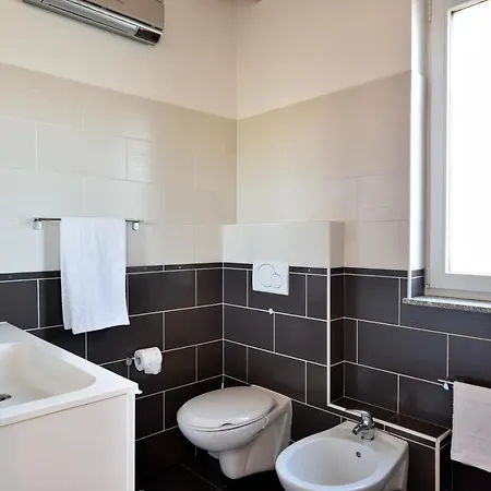 Sara וילה לוצוראי